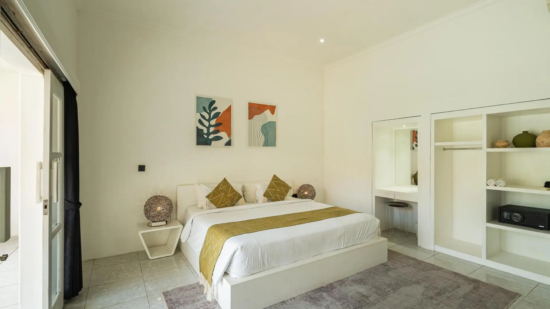 Modern 3 Bedrooms Villa Beach Walking Distance Seminyak 0*,  Endonezya