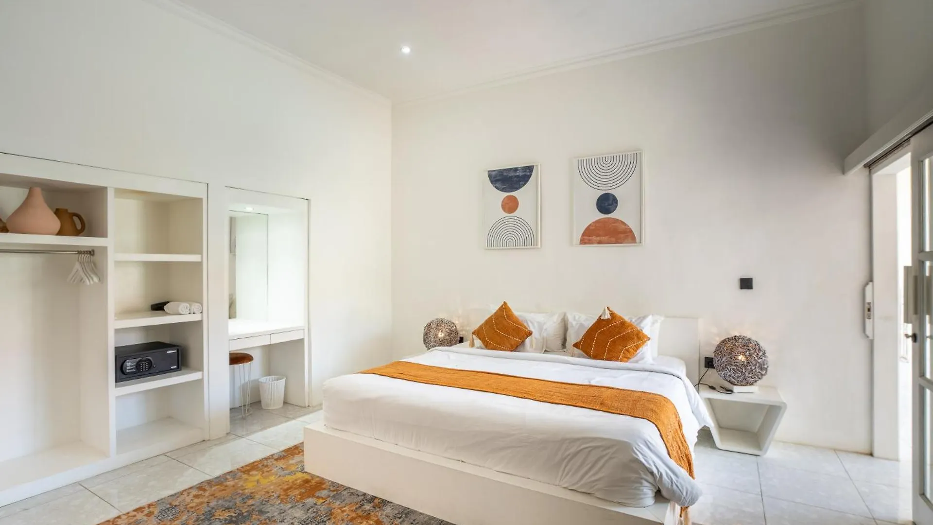 Modern 3 Bedrooms Villa Beach Walking Distance Seminyak 0*,